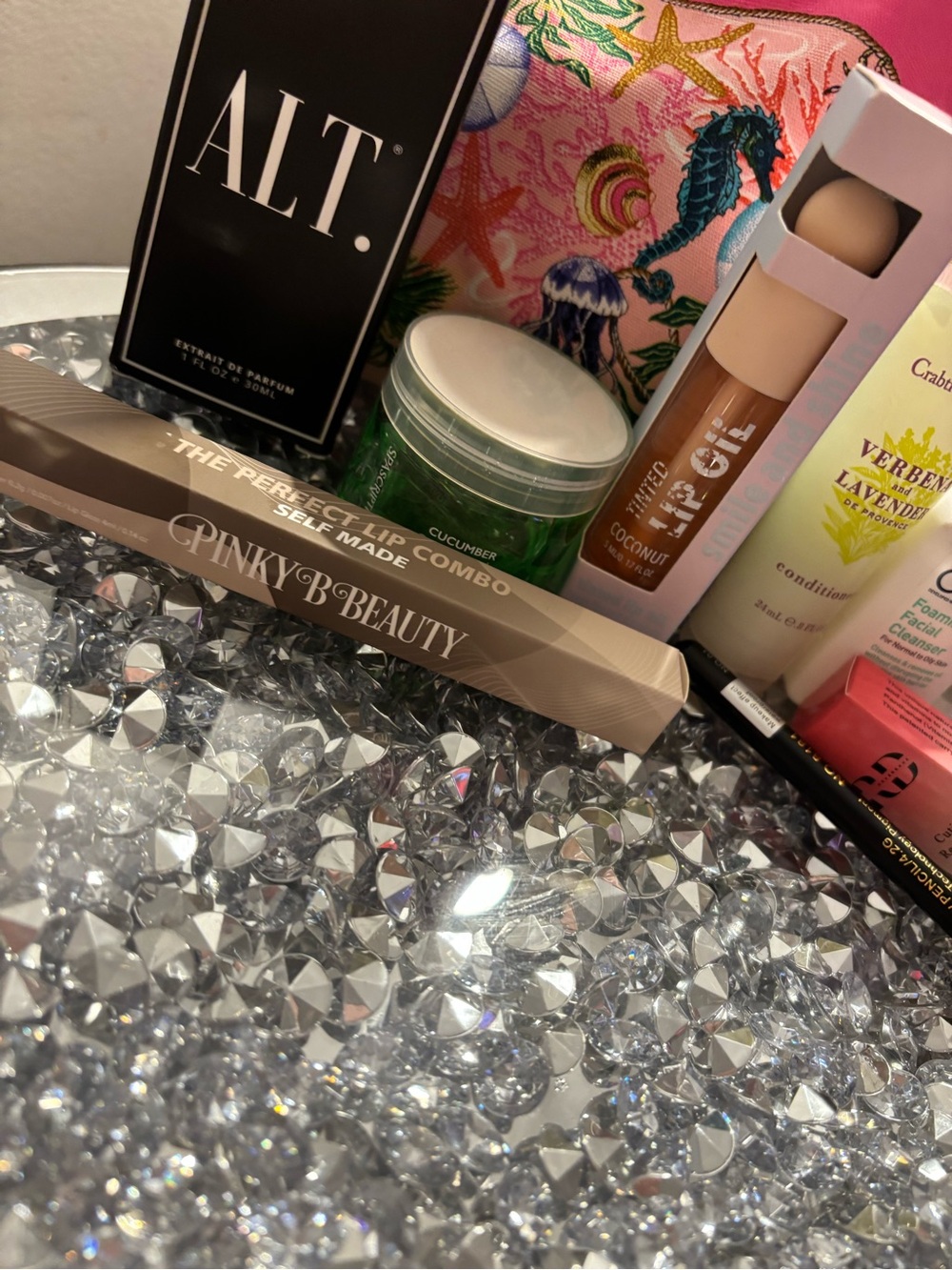 Assorted Women’s Makeup & Skincare 17pc - Picture 8 of 8